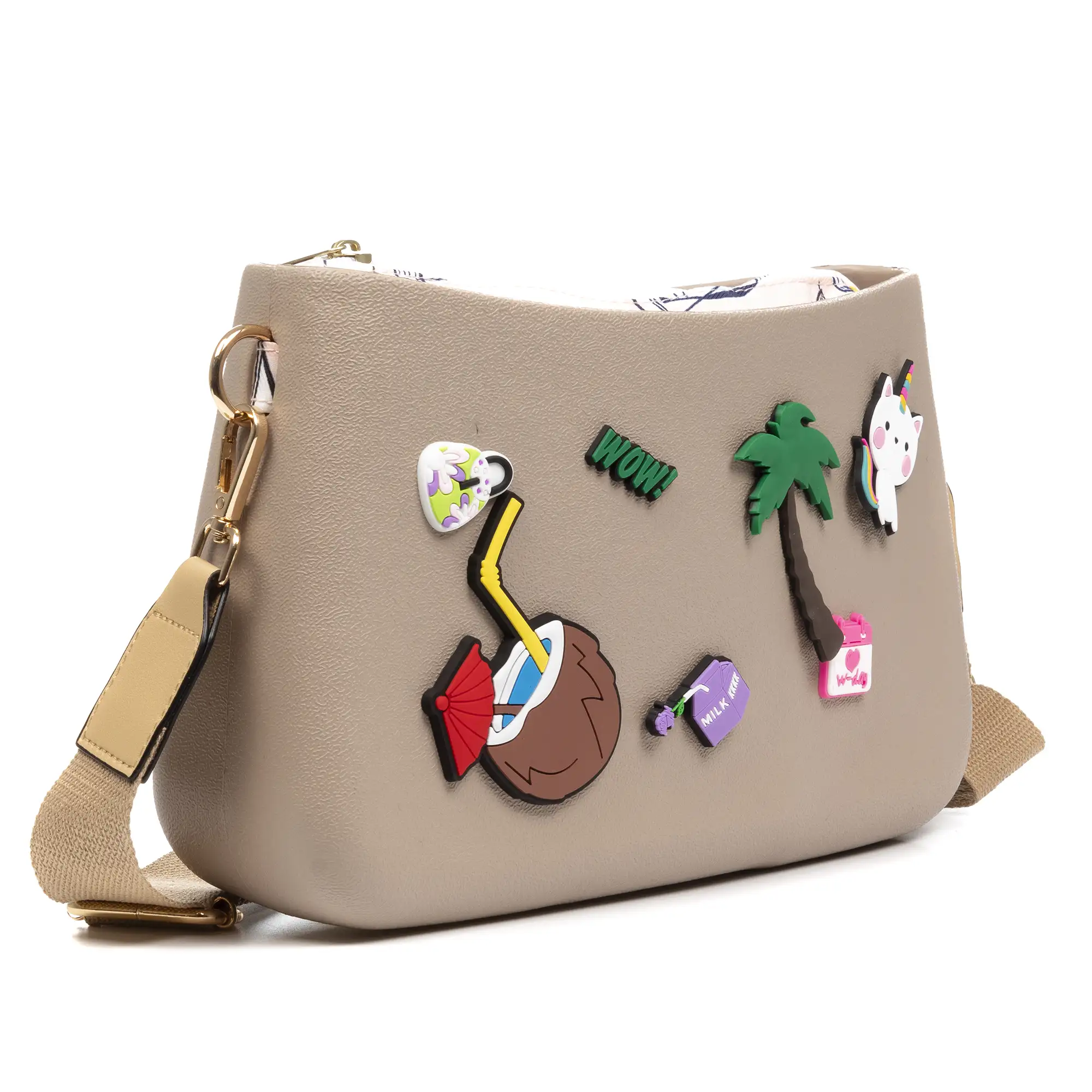 Villareggia bolso bandolera, de goma eva con correa ajustable y bolsa interior estampada. Correa y bolsa interior intercambiables.